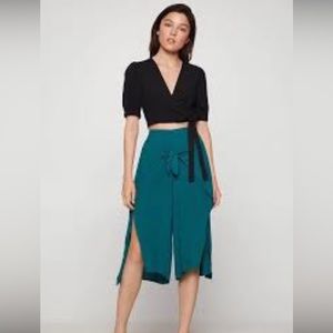 NWT BCBGeneration Tie front Island Pants - Size M